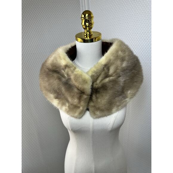 1950’s Vintage Brown Mink Fur Collar Pink Satin Lining Closure